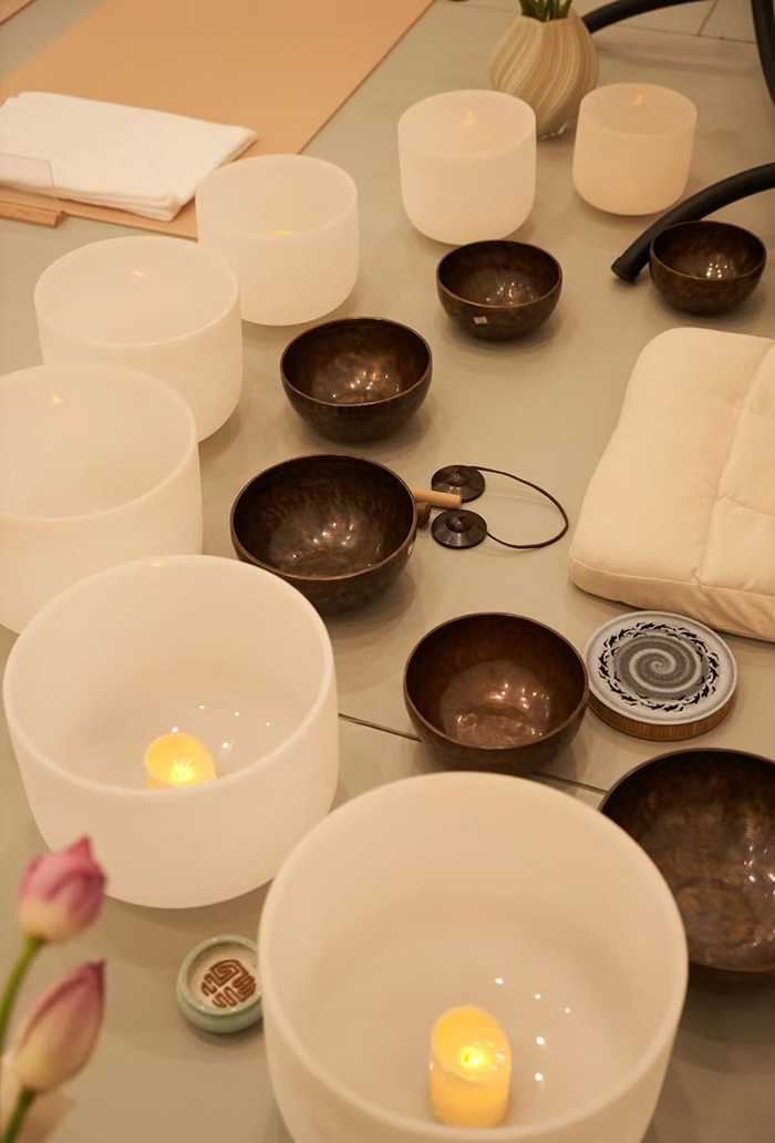 �������