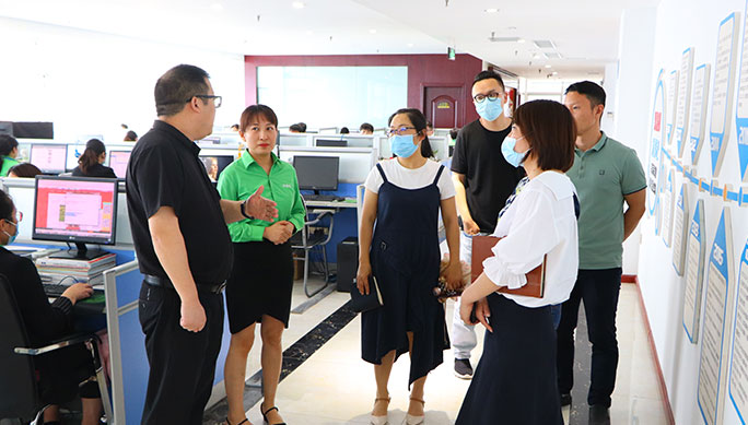 領(lǐng)導(dǎo)視察